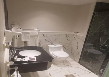 Grand Silverton Hotel