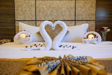 Iwan Alandalusia Hotel suites Almarwah