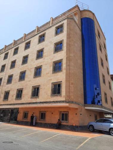 العنقود الأحمر Lavana - شارع صاري