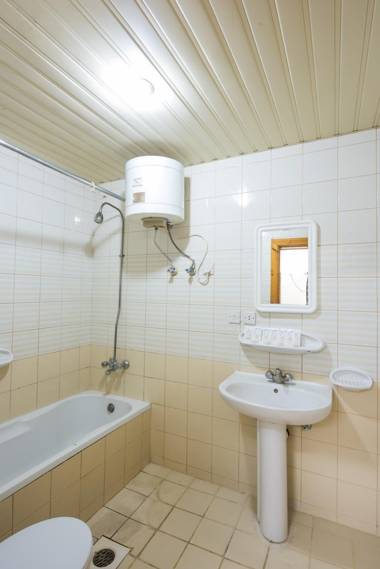 Al-Mukhtara Tower - Economy