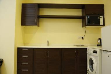 Flora Hotel Suite 2 فلورا 2