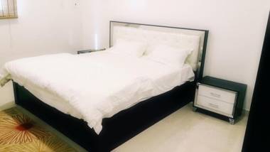 Queen Furnished Units