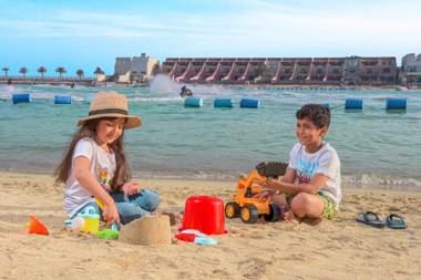 La Fontaine Lagoon Resort