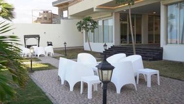 INDIUM SUITES Durrat AlArus for families only