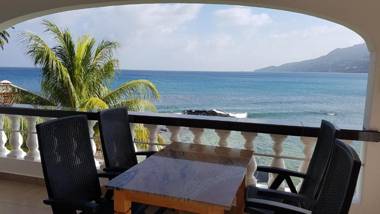 The Drake Seaside Apartment