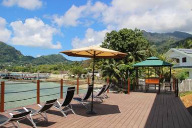 Surfers Cove Apartments