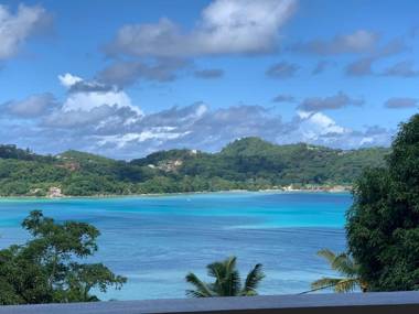 TOP VIEW RETREAT SELFCATERING