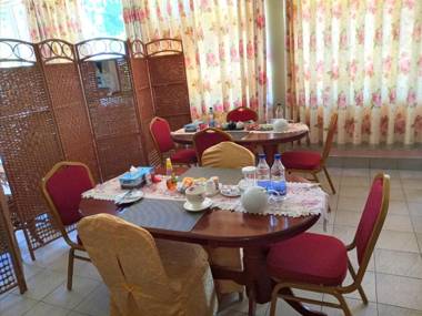 Reef Holiday Apartments