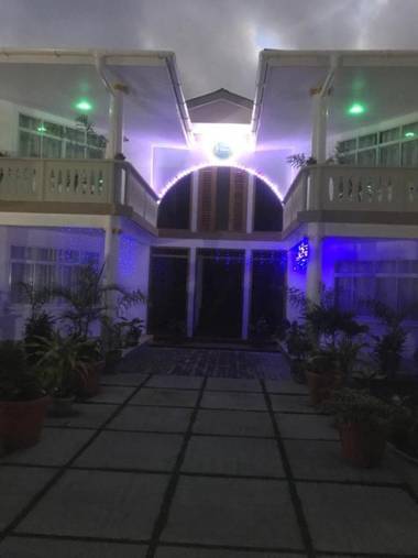 340 Degrees Mountain View Apartments