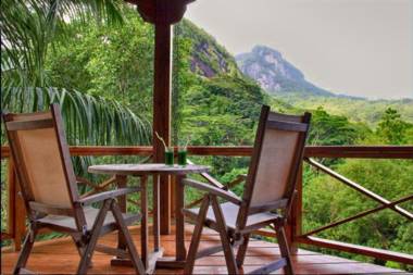 waterfall accomodation