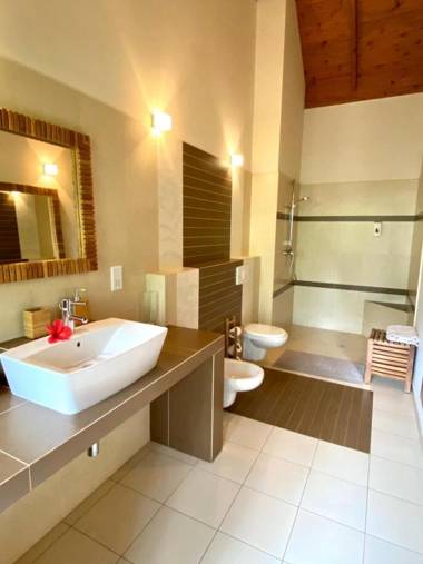 waterfall accomodation