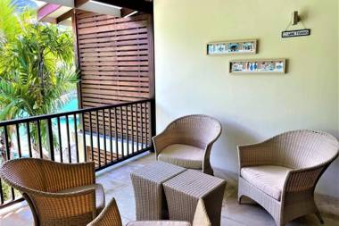 Hibiscus Suite by Simply-Seychelles