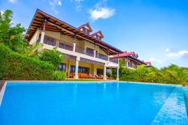 Holiday Villa with Private Pool and Private Driver