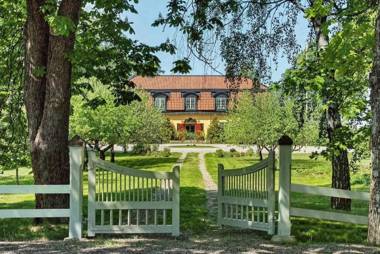 Östa Gård Boutique Bed and Breakfast