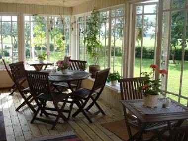 Lanthotell Lögnäs Gård