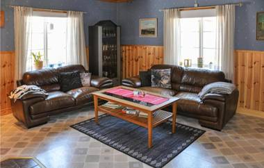 Stunning home in Nås with WiFi and 2 Bedrooms #095