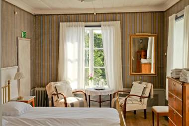 Frägsta Hälsingegård B&B