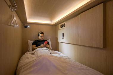 CUBE Boutique Capsule Hotel at Kampong Glam