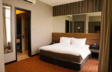 Aqueen Hotel Paya Lebar