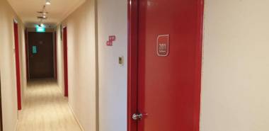 RedDoorz at Geylang