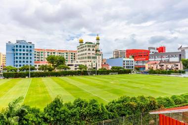 K Hotel 8 (SG Cleaned Certified & Staycation Approved)