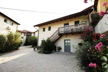 Dvor Apartments and Rooms