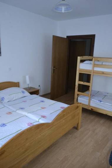 Guest House Kmečki Hram