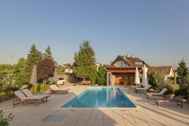 Pool Villa Izabela With Wellness