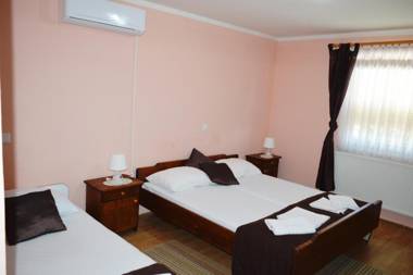 Gostilna s prenocisci Danica