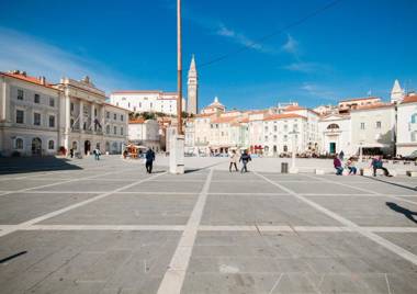 Blue Sea Apartment by Locap Group