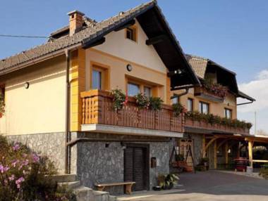 Tourist Farm Skrbina