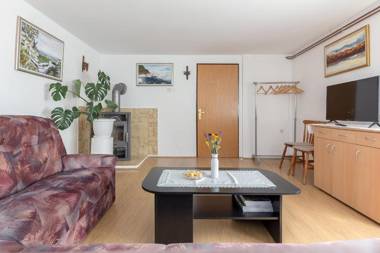 Pool House Mržek Dog & Child Friendly