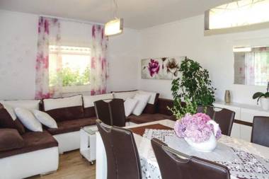 Villa Cujez With Sauna And Pool