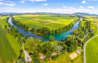 Lahinja & Kolpa river apartments