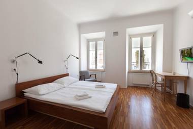 Julija&Robert's Riverview Apartments and Rooms