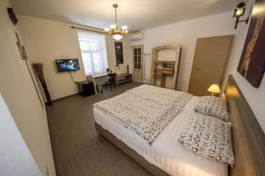 OH Apartments & Rooms