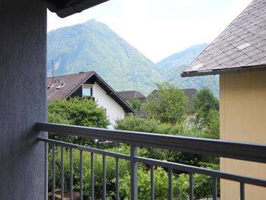 Apartment with balcony Hiša Brdo 48