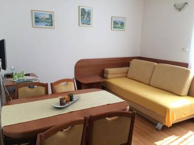 Apartments and Rooms Tavcar