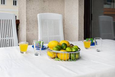 Castle way Apartments Tamy