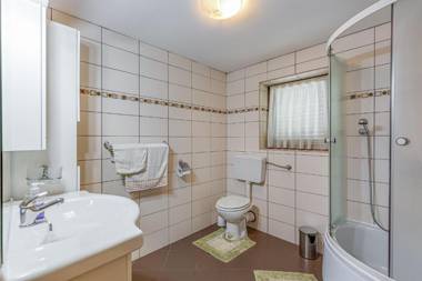 Vineyard Homestead Vrtin dogs allowed