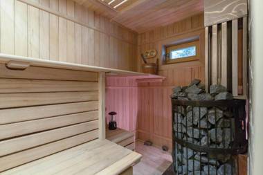 Forest Hut Podvežak With Finnish Tub - Happy Rentals