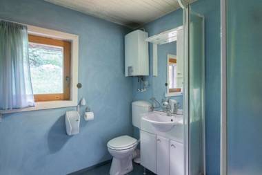 Forest Hut Podvežak With Finnish Tub - Happy Rentals