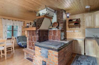 Forest Hut Podvežak With Finnish Tub - Happy Rentals