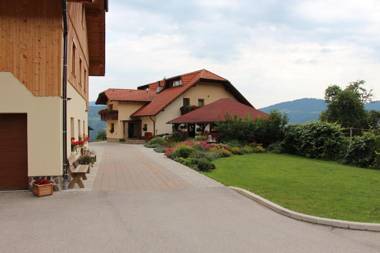 Apartments Organic tourist farm Jeglijenk