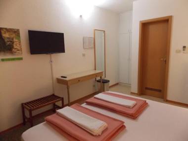 Apartments & Rooms Karmen