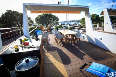 Floating Sea House KAHNE Portorož