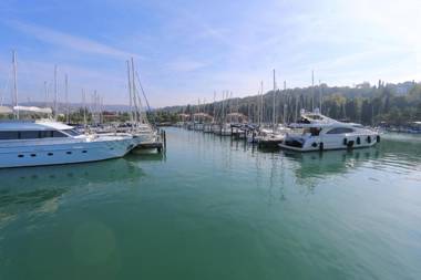 Floating Sea House KAHNE Portorož