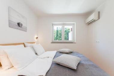 Premium Marina Apartments with Sea View by Locap Group