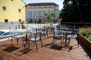 Penzión v Inom Svete