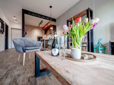 B10 APARTMENTS -the BEST location - Park & Parking